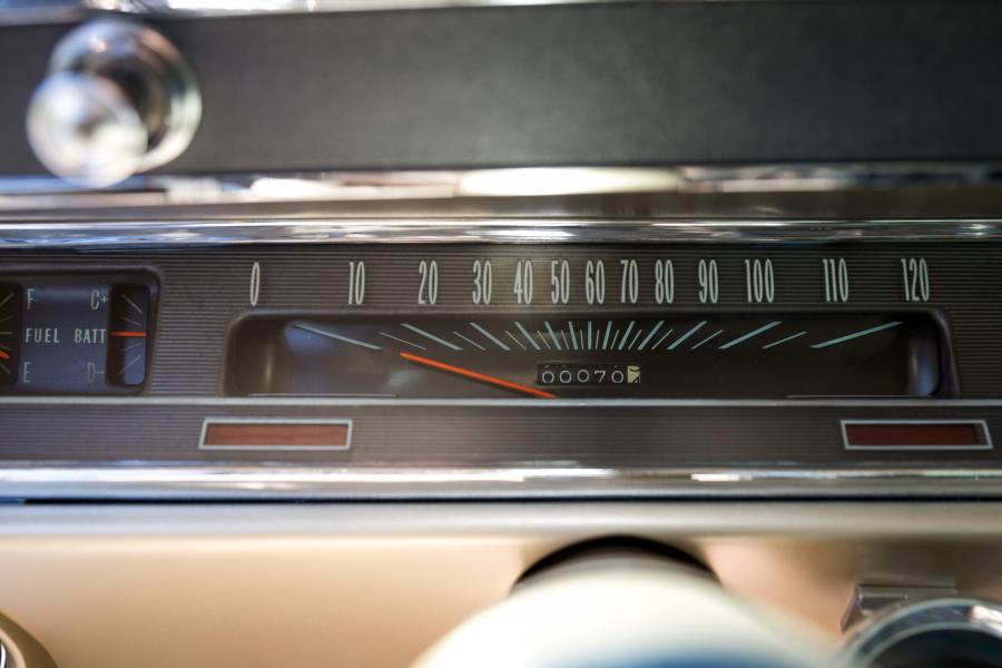 Панель приборов Chevrolet El Camino Custom 1966 года  (фото 3 из 33)